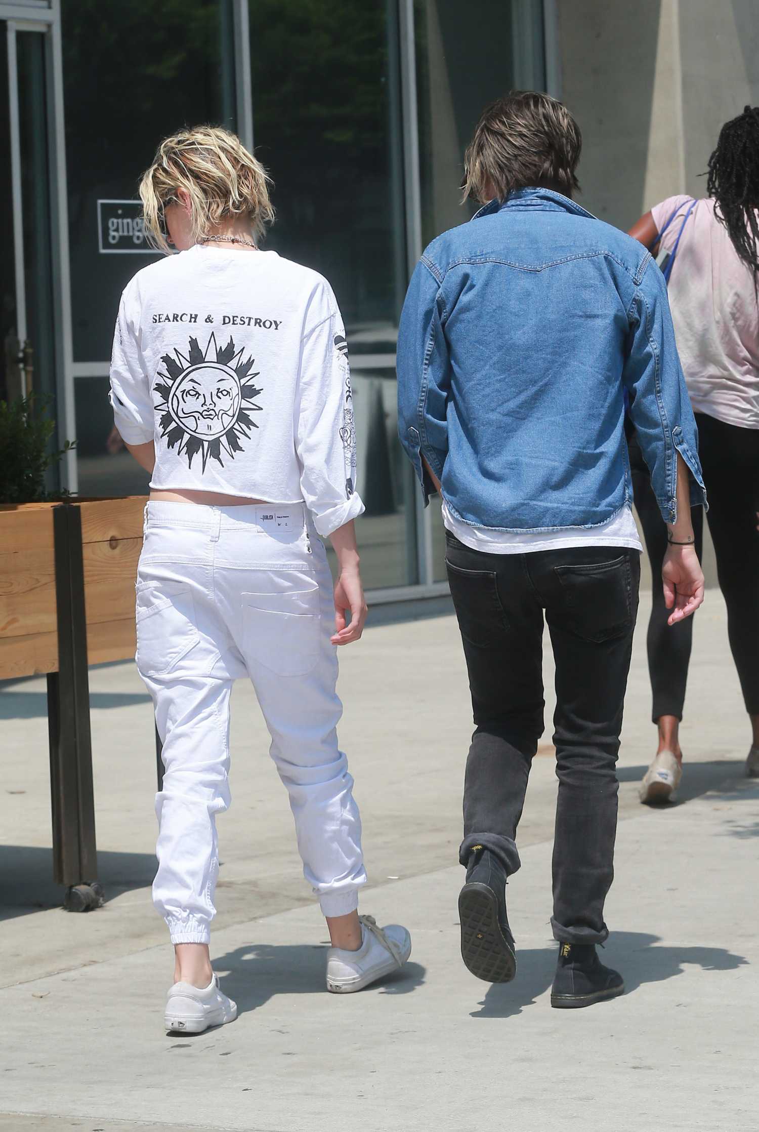 Kristen-Stewart-with-her-Girlfriend-2