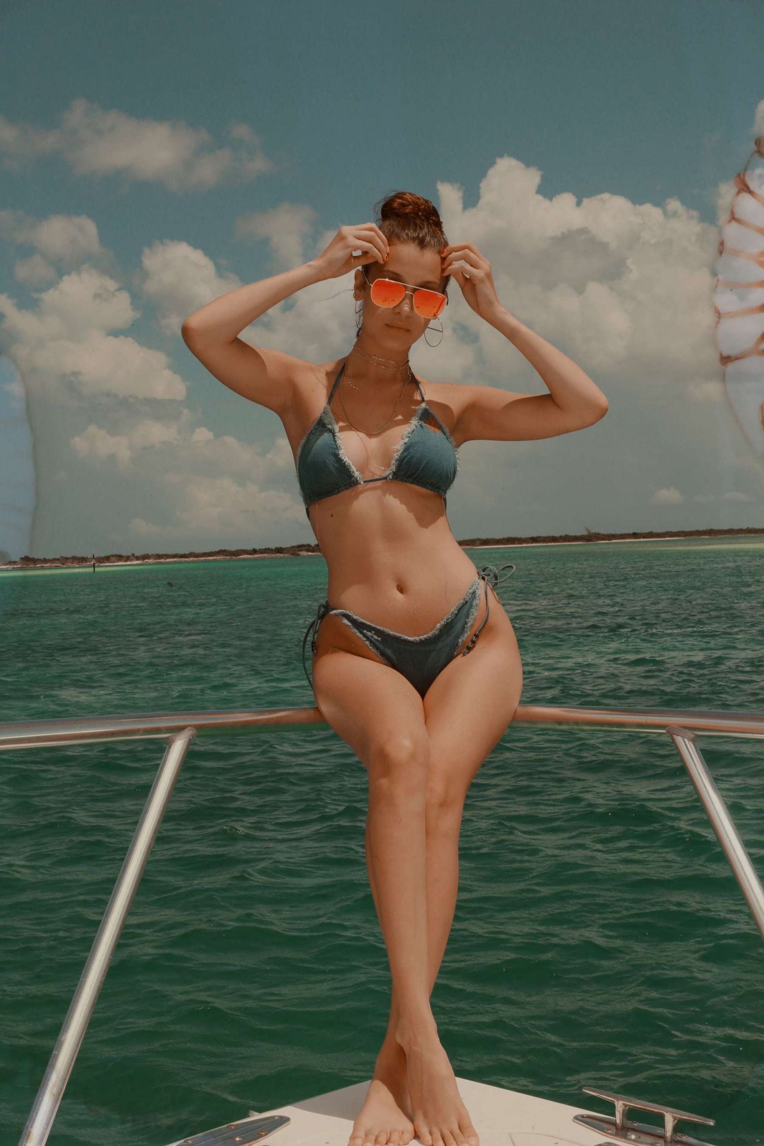 Kylie-Jenner-,Kendall-Jenner-Hailey-Baldwin-and-Bella-Hadid-14