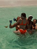 Kylie-Jenner-,Kendall-Jenner-Hailey-Baldwin-and-Bella-Hadid-2