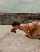 Kylie-Jenner-,Kendall-Jenner-Hailey-Baldwin-and-Bella-Hadid-23