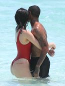 Kylie-Jenner-Swimsuit-Candids-in-Turk-and-Caicos-10