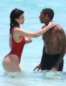 Kylie-Jenner-Swimsuit-Candids-in-Turk-and-Caicos-7