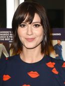 Mary-Elizabeth-Winstead-Premiere-of-The-Hollars-LA-2
