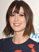Mary-Elizabeth-Winstead-Premiere-of-The-Hollars-LA-4