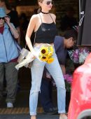 Miranda-Kerr-Shopping-in-Brentwood-506