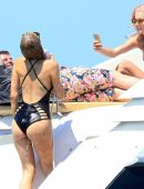 Paris-Hilton-Swimsuit-Candids-4