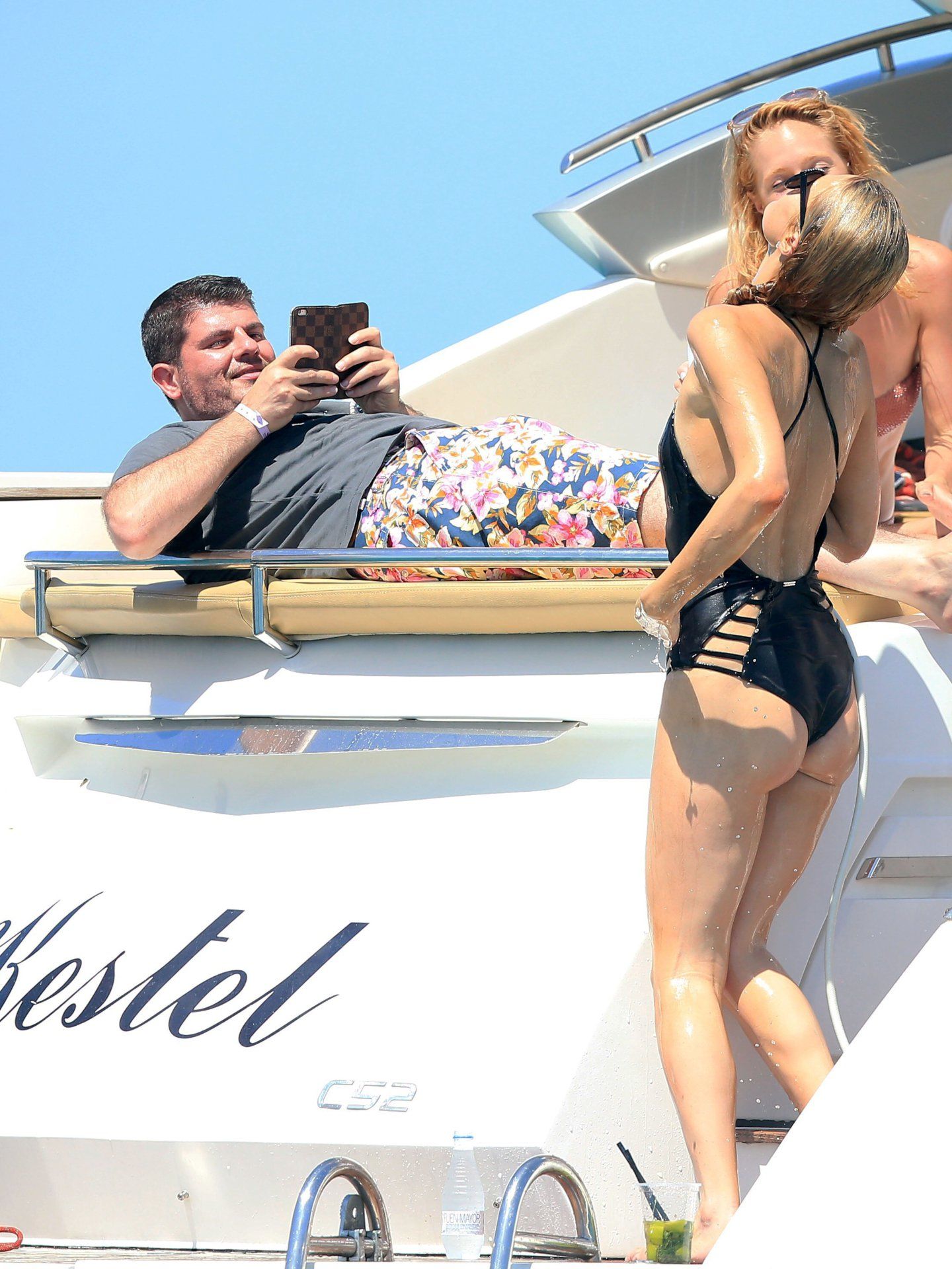 Paris-Hilton-Swimsuit-Candids-5
