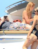 Paris-Hilton-Swimsuit-Candids-7