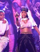 Rihanna-2016-MTV-Video-Music-Awards-NYC-6