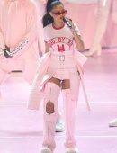 Rihanna-2016-MTV-Video-Music-Awards-NYC-8