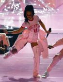 Rihanna-2016-MTV-Video-Music-Awards-NYC-9