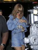 Rihanna-381