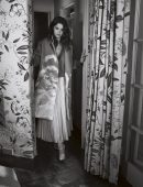Selena-Gomez-Vogue-Australia-Magazine-September-2016-3
