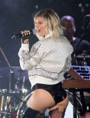 Stacy-Ferguson-11