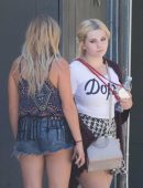 Abigail-Breslin-on-the-Set-of-Scream-Queens-in-LA-1