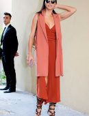 adriana-lima-out-and-about-in-milan-703
