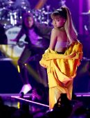 ariana-grande-2016-iheartradio-music-festival-in-lv-8