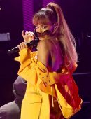 ariana-grande-2016-iheartradio-music-festival-in-lv-9