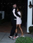 Ariana-Grande-Out-and-About-in-LA-4