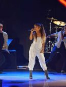 ariana-grande-at-macys-presents-fashions-front-row-in-nyc-3