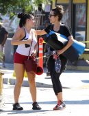 ariel-winter-booty-in-red-shorts-16