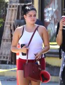 ariel-winter-booty-in-red-shorts-24