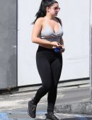 ariel-winter-cleavage-in-tank-top-3