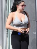 ariel-winter-cleavage-in-tank-top-4