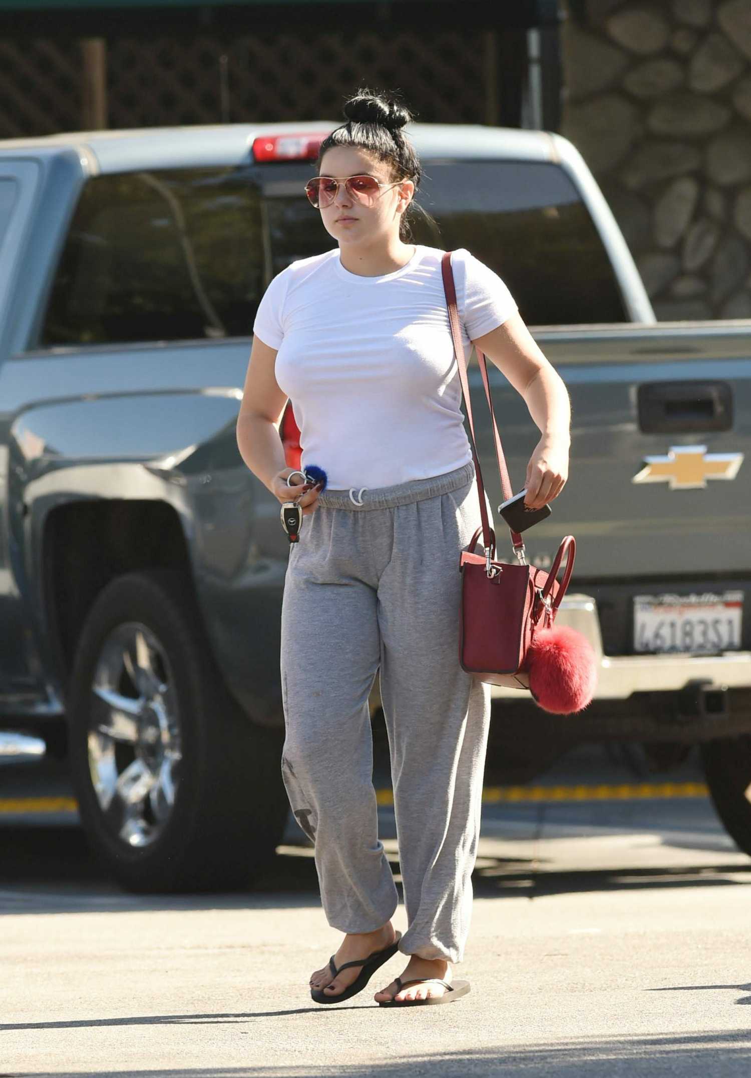 ariel-winter-going-to-grocery-shopping-in-la-4