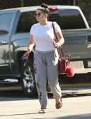 ariel-winter-going-to-grocery-shopping-in-la-5