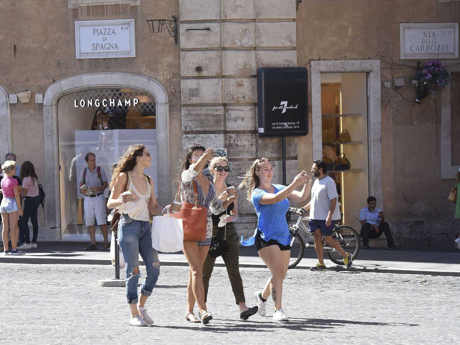 Ashley-Benson-Troian-Bellisario-and-Shay-Mitchell-in-Rome-10