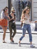Ashley-Benson-Troian-Bellisario-and-Shay-Mitchell-in-Rome-14