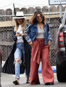 ashley-tisdale-and-vanessa-hudgens-12