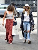 ashley-tisdale-and-vanessa-hudgens-14