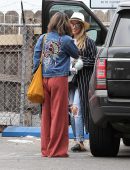 ashley-tisdale-and-vanessa-hudgens-5