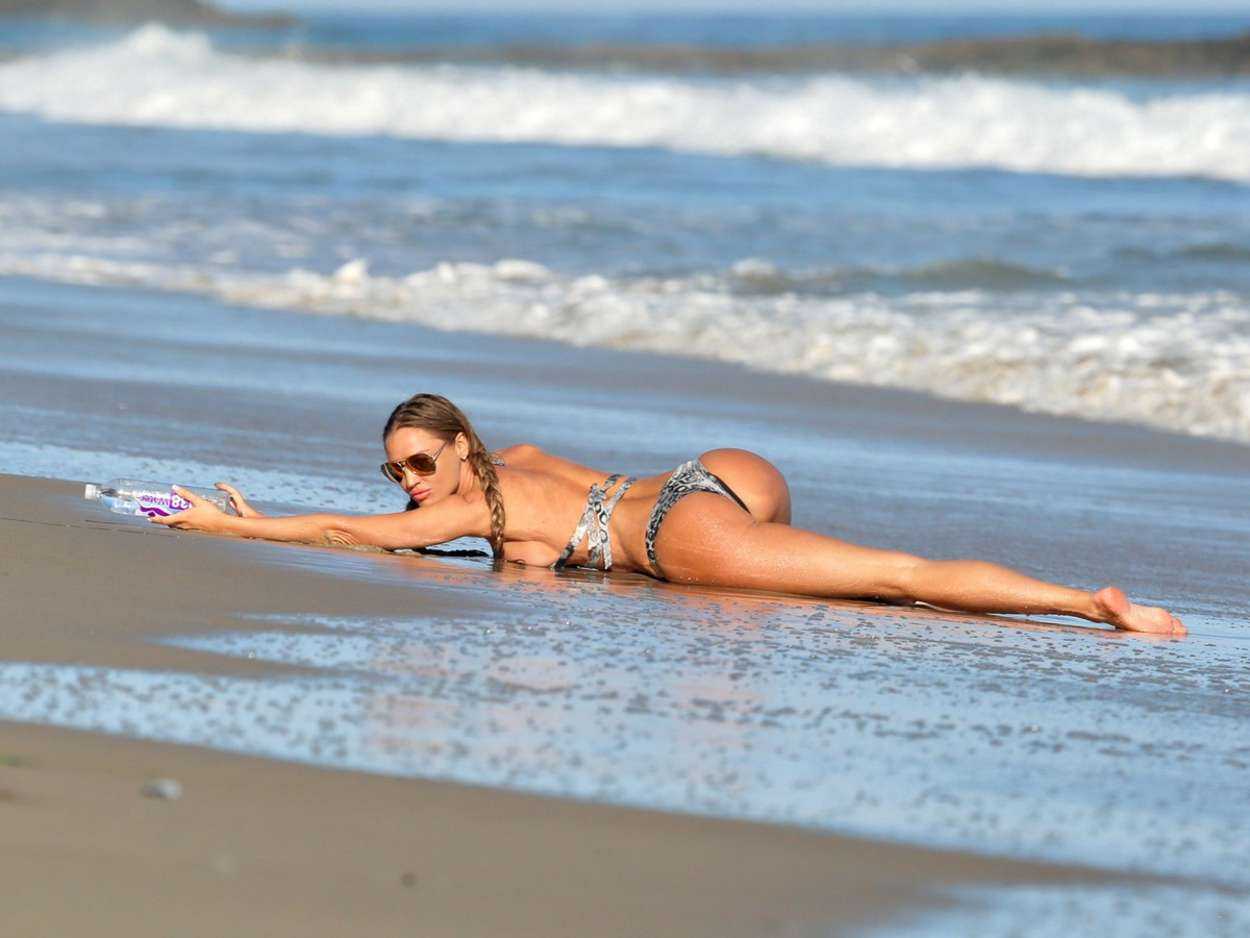 charlie-riina-in-138-water-bikini-9
