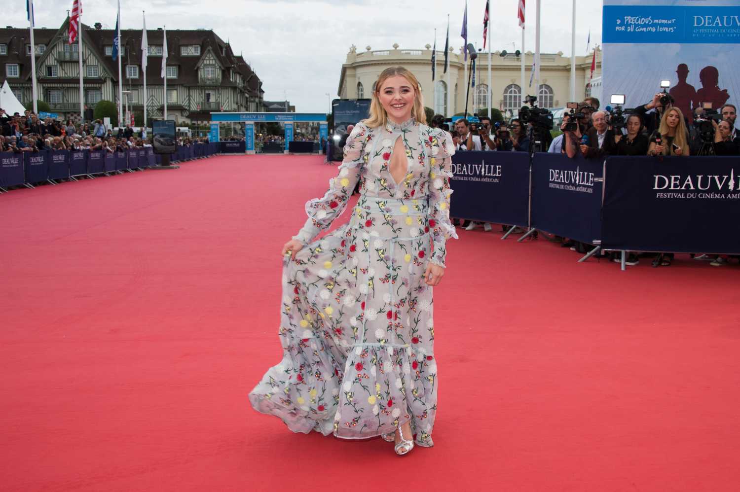 Chloe-Moretz-at-Opening-Ceremony-of-the-42th-Deauville-US-Film-Festival-16