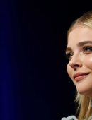 Chloe-Moretz-at-Opening-Ceremony-of-the-42th-Deauville-US-Film-Festival-19