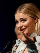 Chloe-Moretz-at-Opening-Ceremony-of-the-42th-Deauville-US-Film-Festival-20