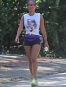 christina-milian-leggy-in-shorts-6
