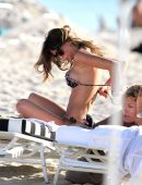 claudia-galanti-in-bikini-1
