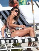 claudia-galanti-in-bikini-10
