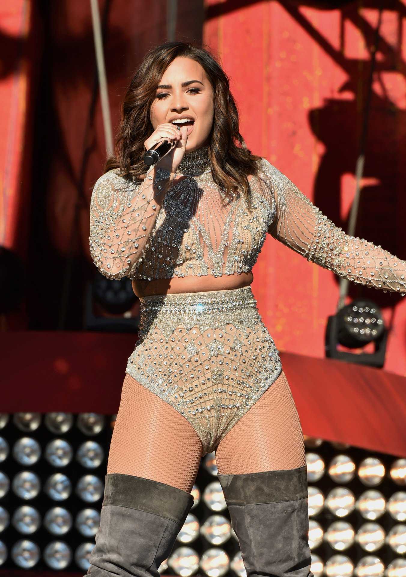 demi-lovato-at-2016-global-citizen-festival-in-ny-2