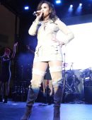 demi-lovato-at-concert-for-marriott-rewards-members-la-1