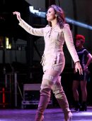 demi-lovato-at-concert-for-marriott-rewards-members-la-3