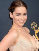 emilia-clarke-at-2016-emmy-awards-3