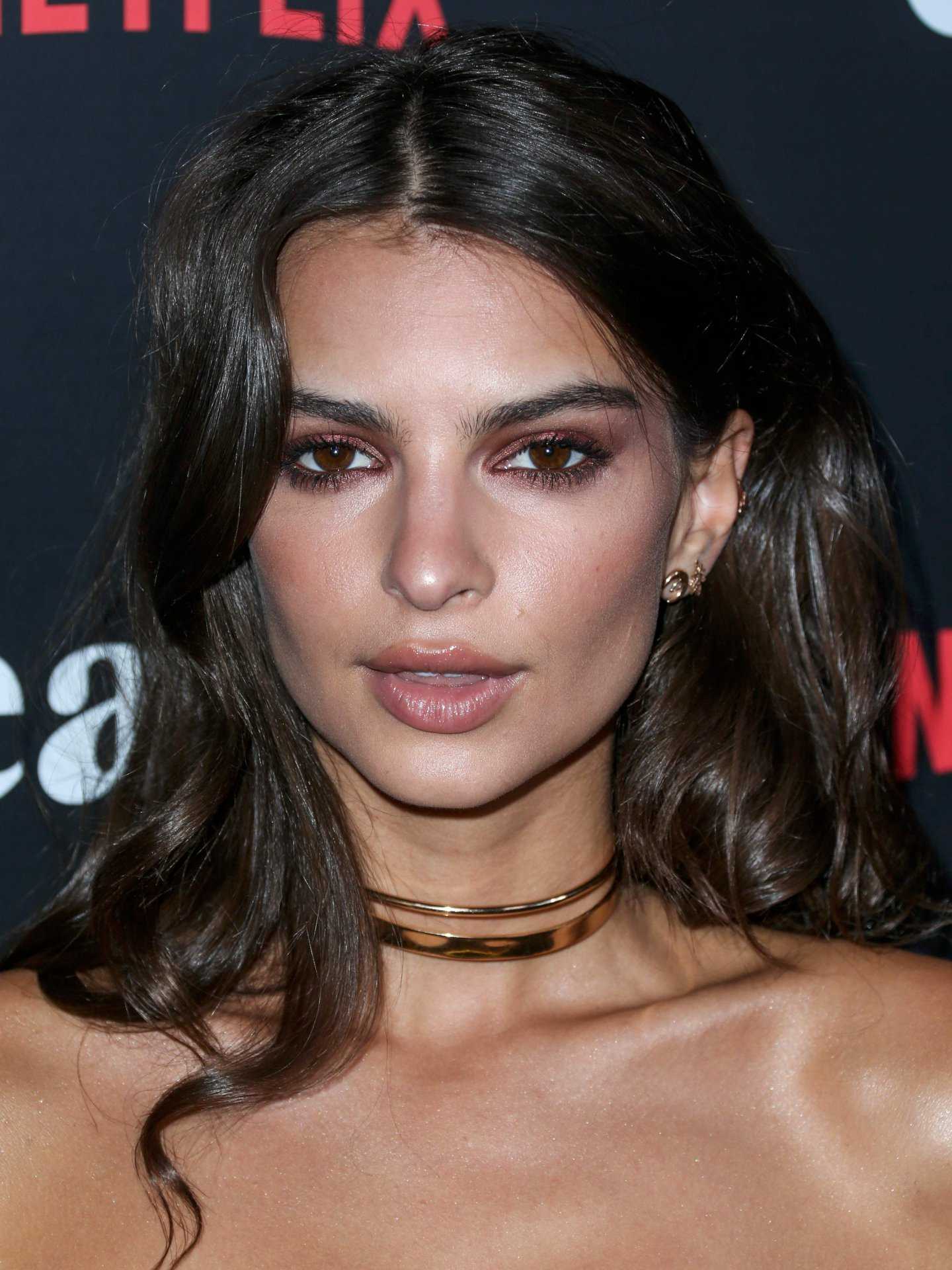 emily-ratajkowski-netflixs-easy-premiere-in-west-hollywood-11