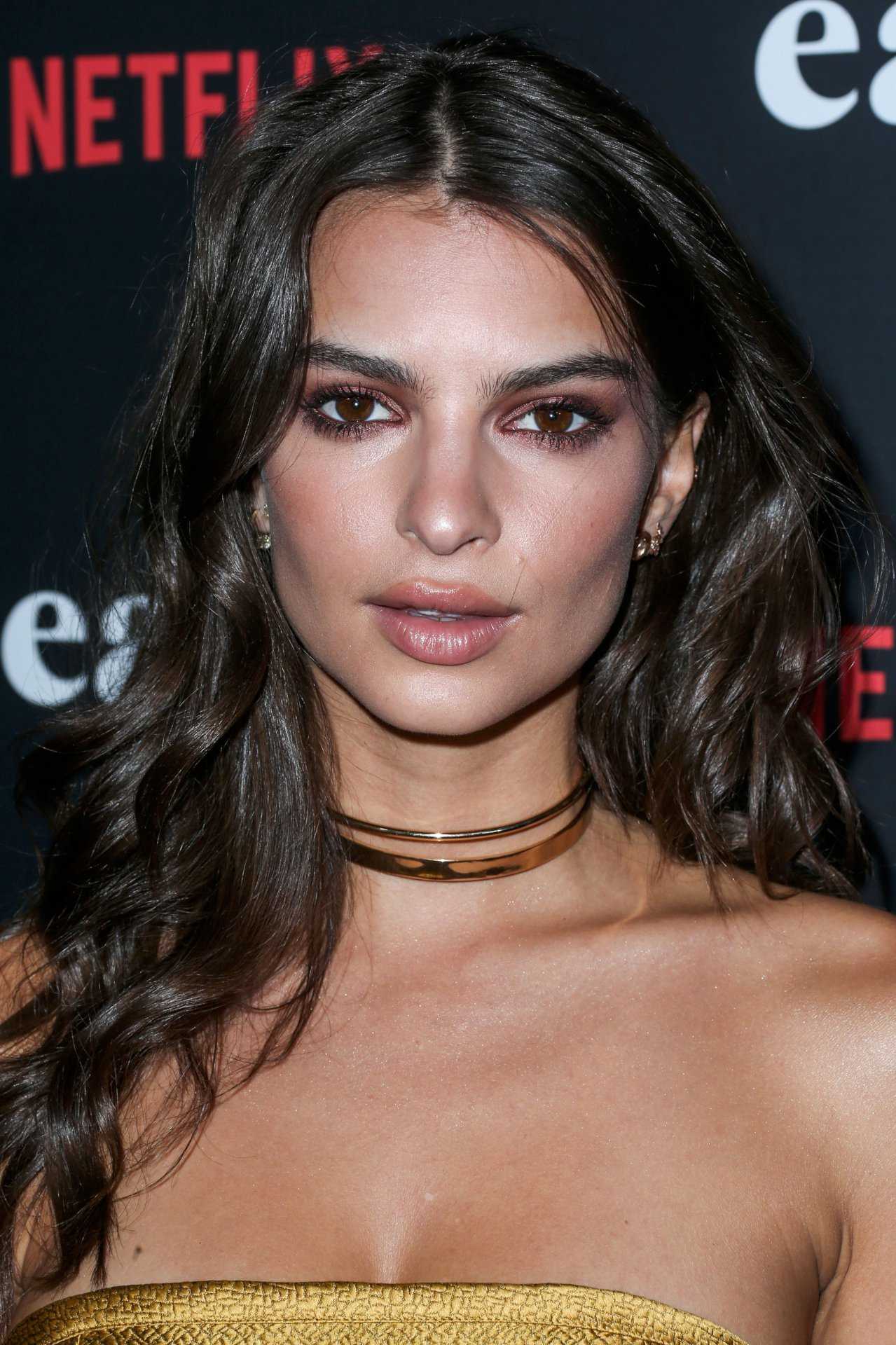emily-ratajkowski-netflixs-easy-premiere-in-west-hollywood-7