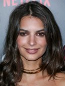 emily-ratajkowski-netflixs-easy-premiere-in-west-hollywood-9