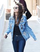 emily-ratajkowski-in-jeans-556